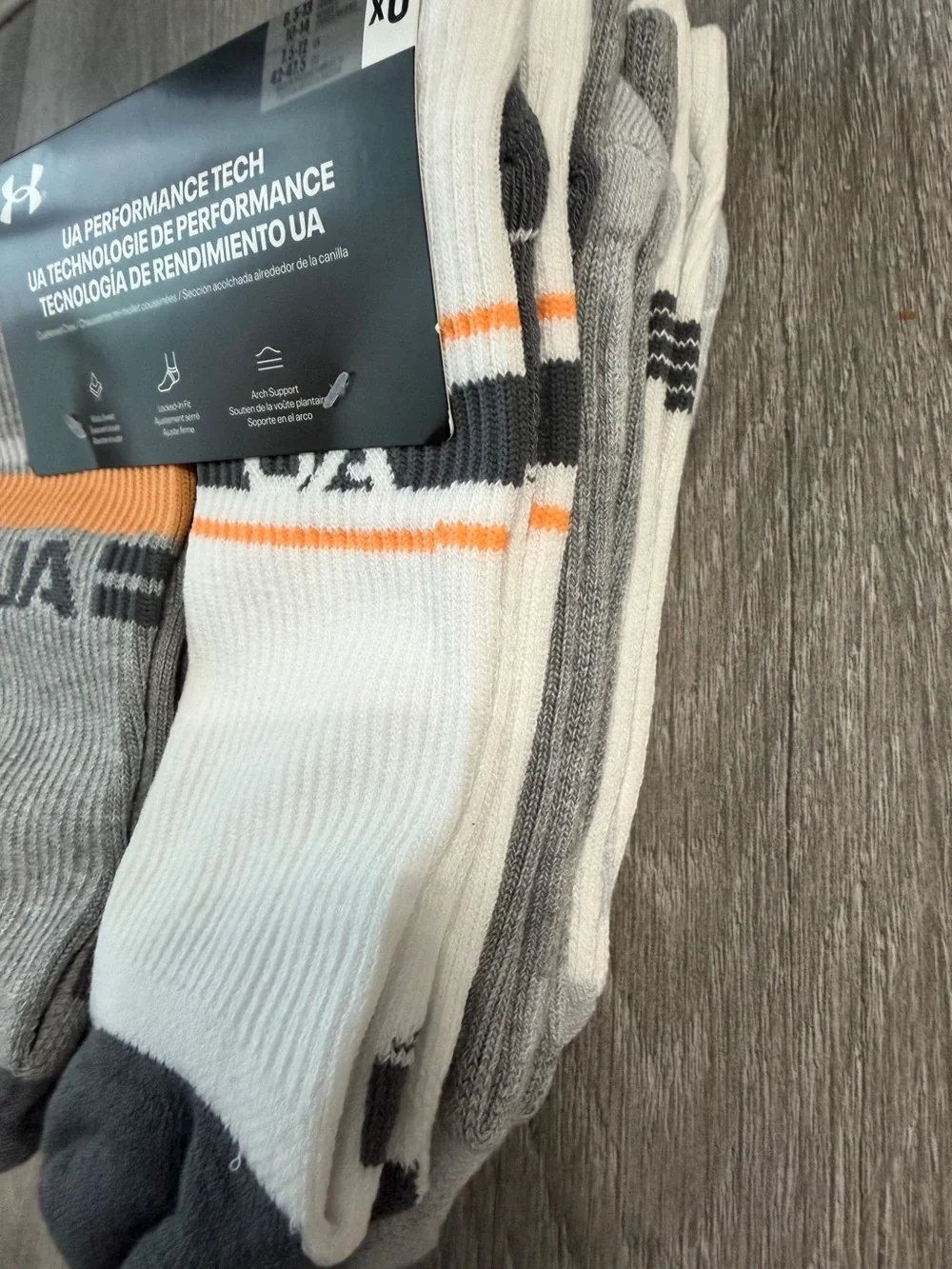 Under Armour 6 Pairs Men’s Crew Socks Cushioned NWT